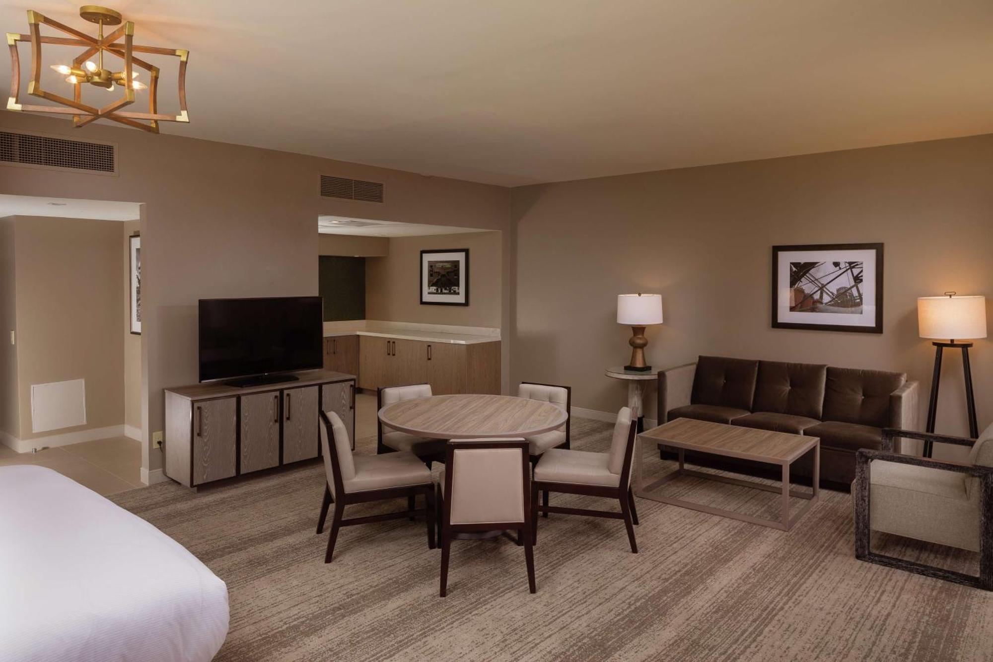 Hilton Birmingham Downtown At Uab Hotel Exterior photo