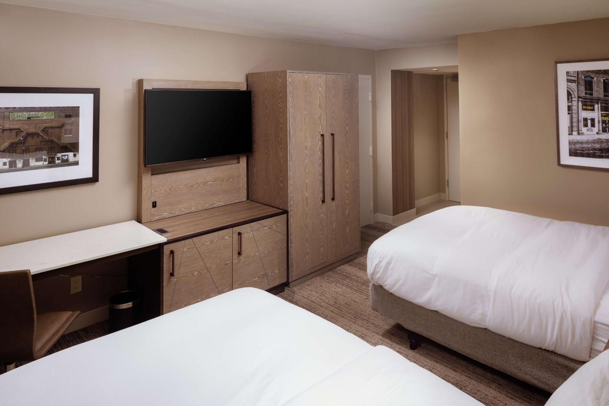 Hilton Birmingham Downtown At Uab Hotel Exterior photo