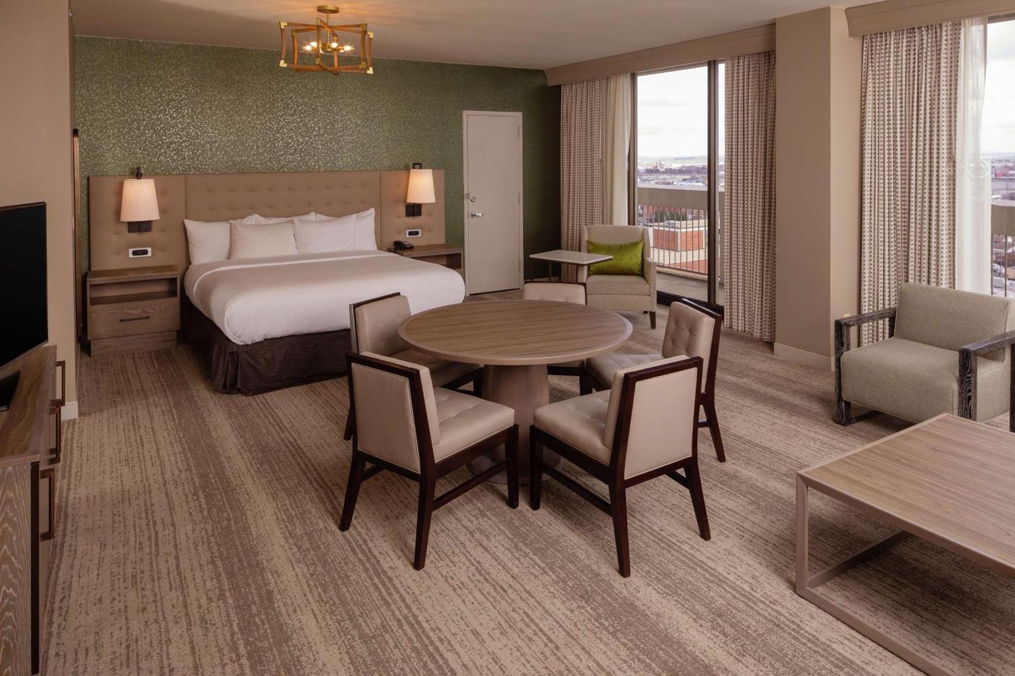 Hilton Birmingham Downtown At Uab Hotel Exterior photo